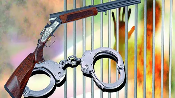 پدر تویسرکانی با سلاح شکاری پسرش را کشت / قاتل فراری است