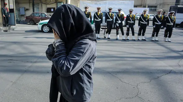 کتک خوردن بانوی آمر به معروف در متروی تهران / ضاربان بازداشت شدند