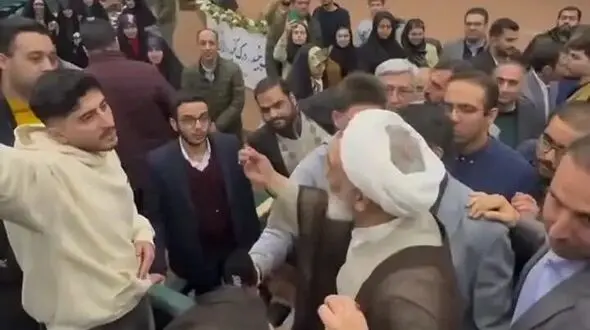 فیلم درگیری پورمحمدی با دانشجویان در روز دانشجو