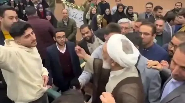 فیلم درگیری پورمحمدی با دانشجویان در روز دانشجو