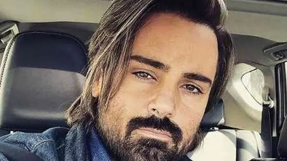 دانلود آهنگ جدید «خط قرمز» سهراب پاکزاد/ انگار اصلا بی تو یجوریه تنها برم توی جمعا میره توهم اخمام...+ موزیک ویدیو