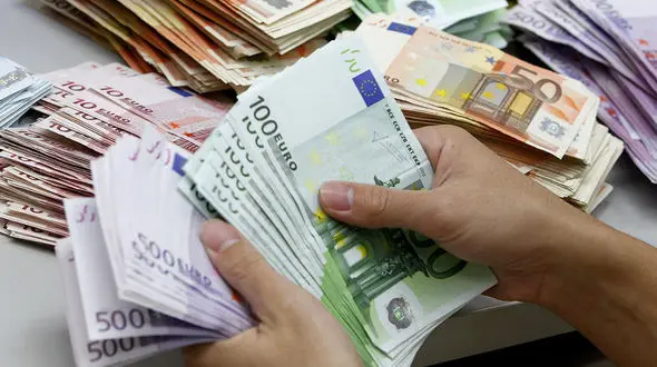 قیمت دلار آزاد امروز دوشنبه 8 تیر 1405 + جدول کامل قیمت‌ ها