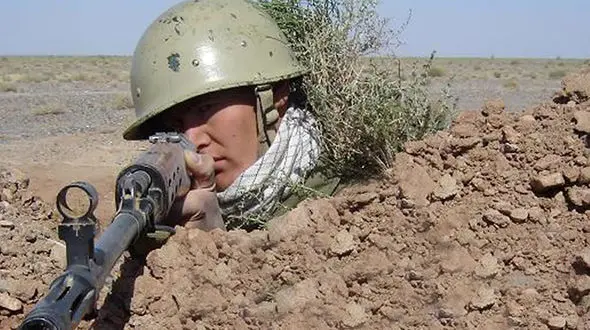 عکس آرمین فخری سرباز مرزبانی که در بانه به شهادت رسید 