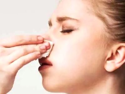 روش‌ های فوری برای متوقف کردن خون‌ دماغ در چند دقیقه