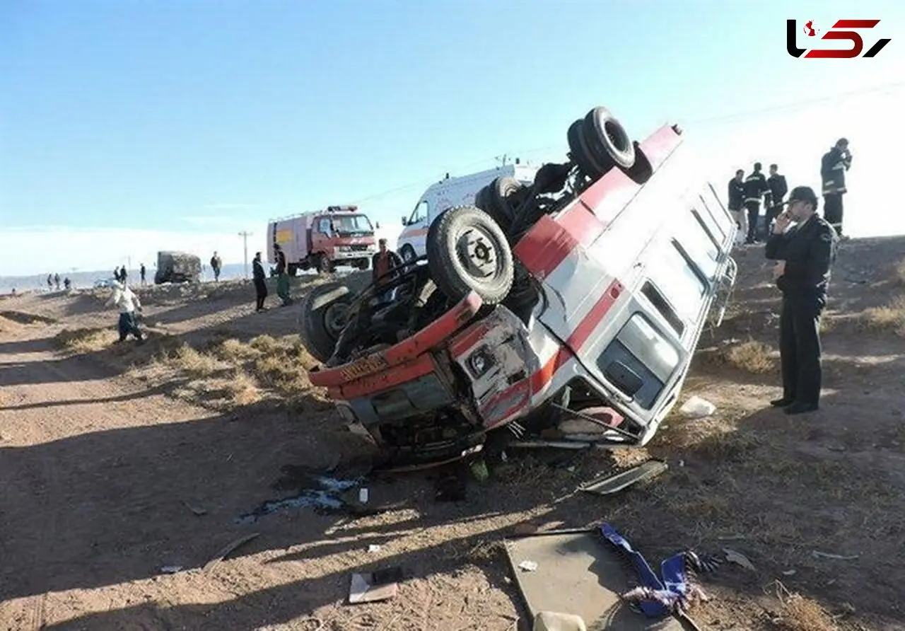 واژگونی مینی بوس با 14 مصدوم در زنجان