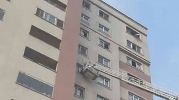 نجات معجزه آسای 150 نفر در آتش‌سوزی ساختمان پزشکان در اصفهان