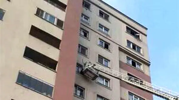 نجات معجزه آسای 150 نفر در آتش‌سوزی ساختمان پزشکان در اصفهان