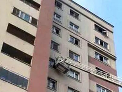 نجات معجزه آسای 150 نفر در آتش‌سوزی ساختمان پزشکان در اصفهان