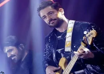 آواز مشهورا؛ محمدرضا گلزار تو کنسرتش از همه چهره های معروف رونمایی کرد و جیغ تماشاگرا