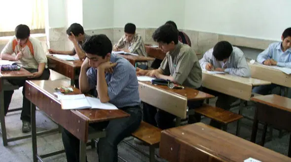 اجبار به پرداخت وجه برای ثبت نام در مدارس قانونی نیست!/کمک های مردمی واقعا داوطلبانه است؟ 