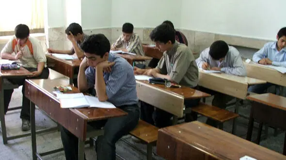 اجبار به پرداخت وجه برای ثبت نام در مدارس قانونی نیست!/کمک های مردمی واقعا داوطلبانه است؟ 