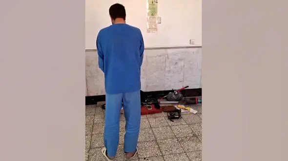 فیلم اعتراف دزدی که بعد از آزادی از زندان با پابند الکترونیکی دستگیر شد / فقط پراید سرقت می کردم!