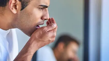 صبح‌ ها دهان‌ تان بوی بد می‌ دهد؟ این دلایل را جدی بگیرید