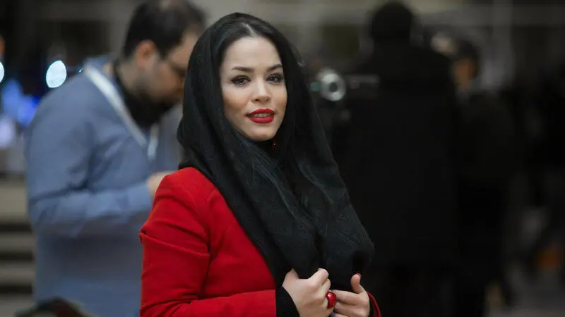 ملیکا شریفی نیا