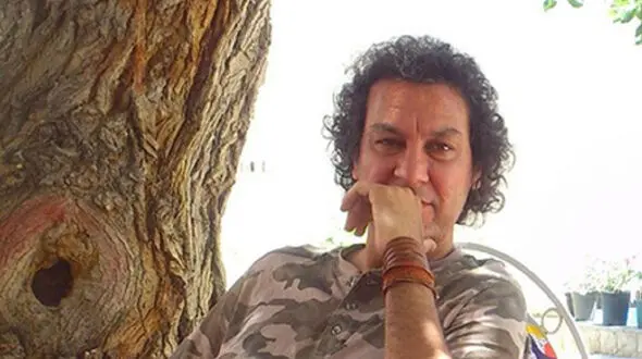 شباهت جالب بازیگر سریال محله گل و بلبل با مادر و خواهرش + فیلم