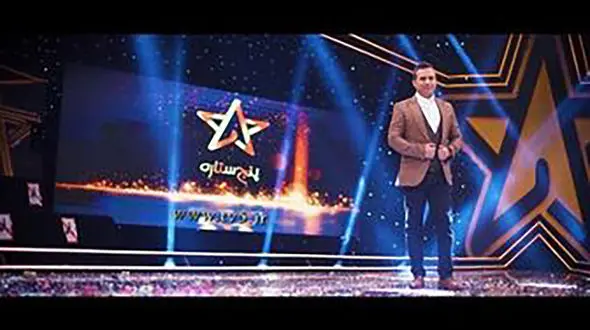 یک فوتبالیست مجری «پنج ستاره» شد