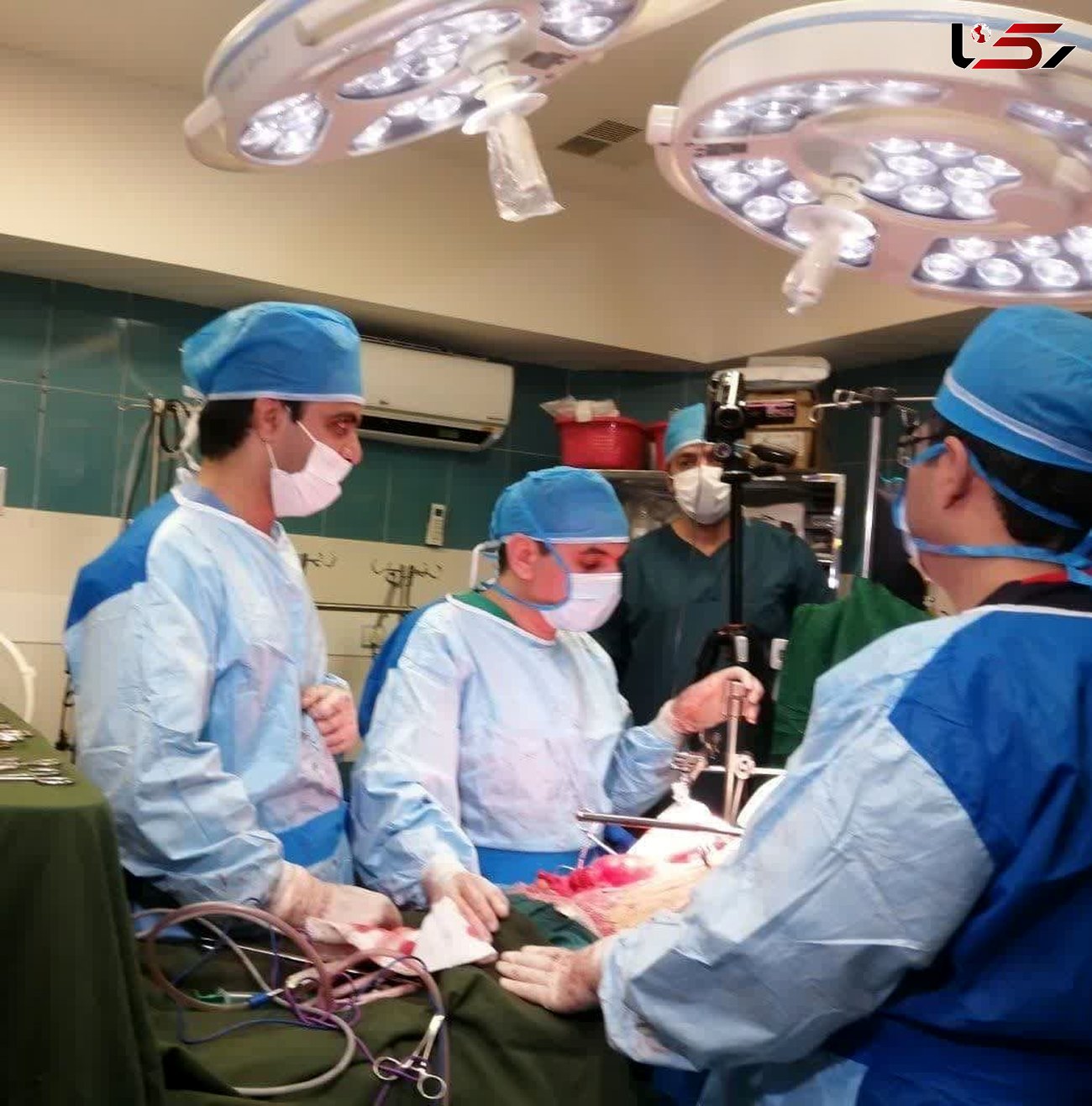 موفقیت تیم جراحی یزد در یک عمل نادر
