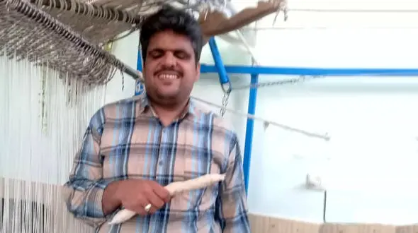 بافت زیلو با دستان مرد نابینا + فیلم