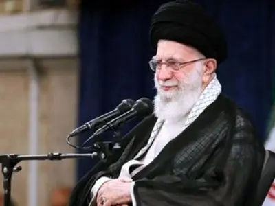 عکس ها / حضور کم سابقه 4 فرزند رهبر انقلاب در یک مراسم / از پسر بزرگتر تا مجتبی خامنه ای معروف ترین فرزند رهبری