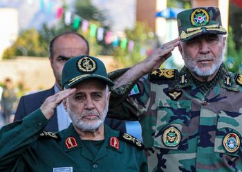 عکس؛ سفر در زمان؛ «سرلشکر رشید در کنار شمخانی» در یک مراسم؛ دهه 90