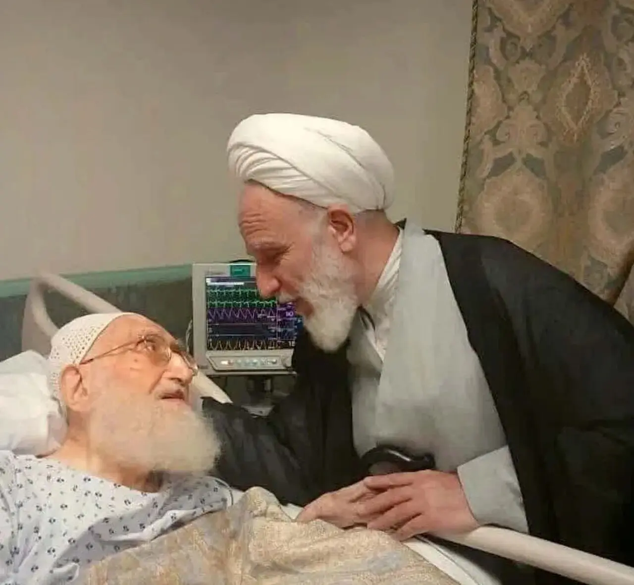 عیادت رئیس دفتر رهبر انقلاب از آیت الله نوری همدانی