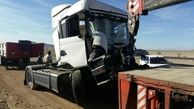 تصادف  مرگبار 2 کامیون در فارس + عکس 