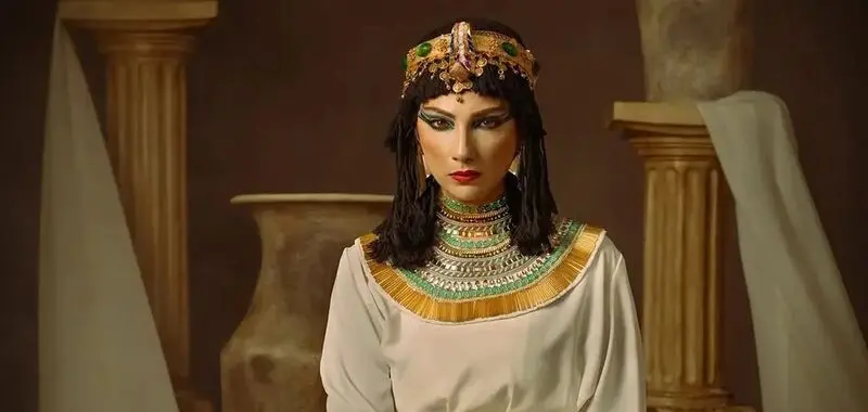 محیا دهقانی