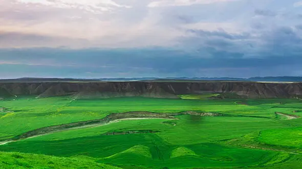 از کاخ نیاوران تا ترکمن صحرا در فصل بهار