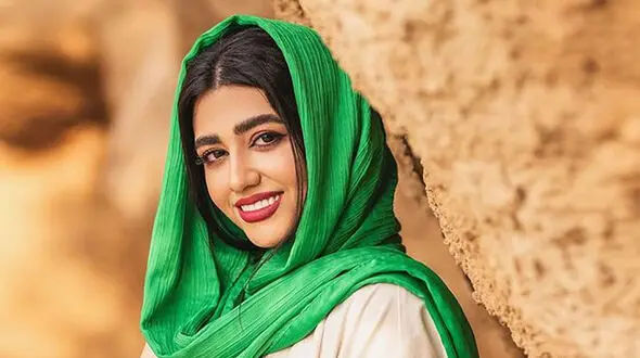 عکس دونفره بلاگر معروف اینستاگرام با آقای خوشتیپ / سرنا امینی کیست؟!