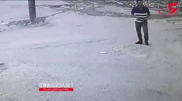 لحظه سرقت درِ فاضلاب در آبادان + فیلم 