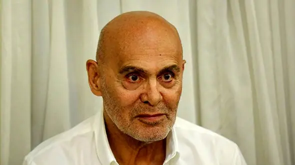 عکس باورنکردنی از دختر و همسر جمشید هاشم پور / چهره مردانه تک دختر آقای بازیگر همه را شوکه کرد!