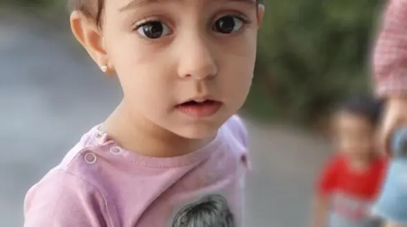 زهرا 2 ساله در جنوب تهران گم شد! / او را دیدید به پلیس خبر دهید! + عکس ها
