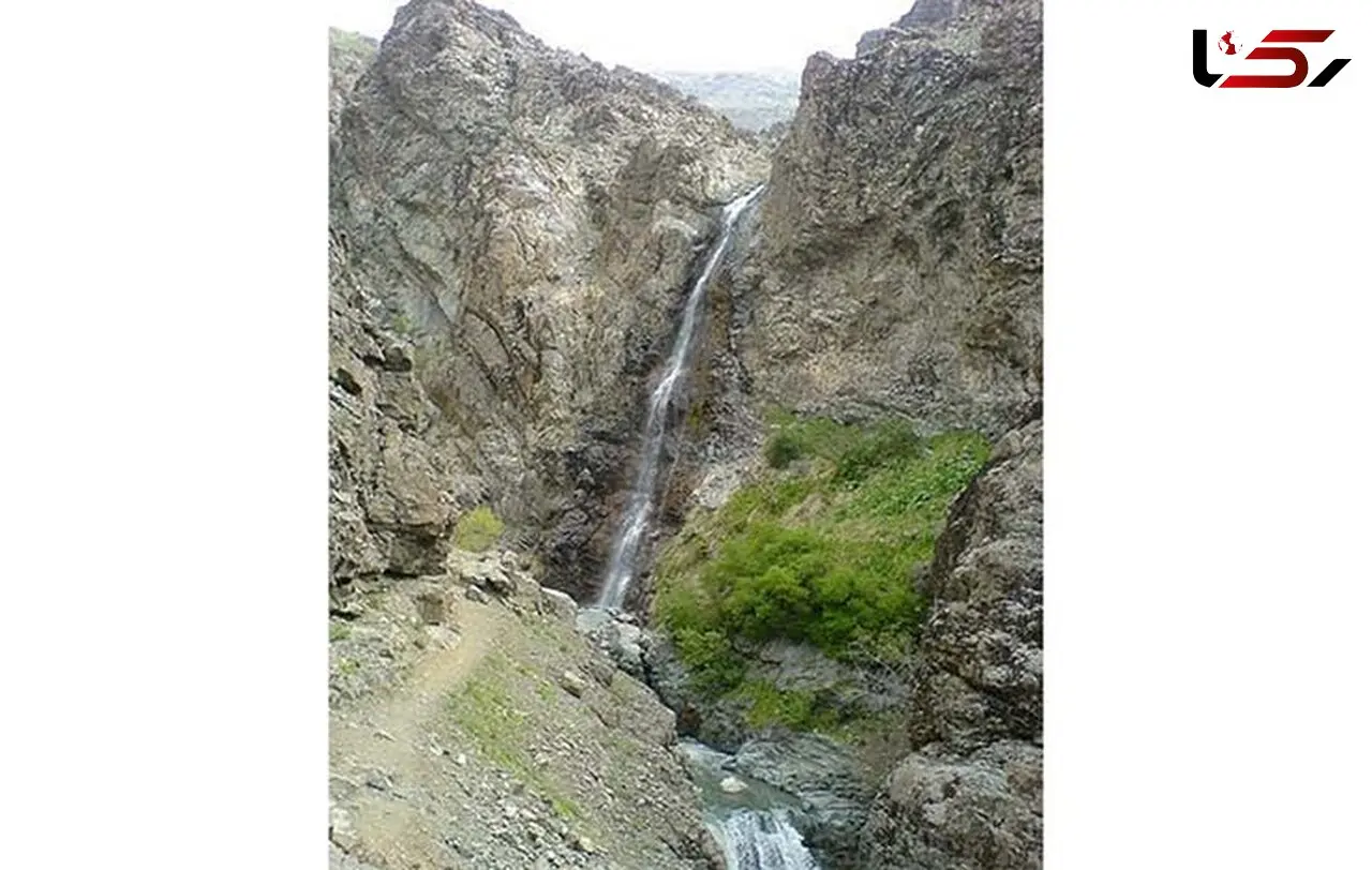 نجات جان 16 گردشگر در آبشار کفتر دره خواف