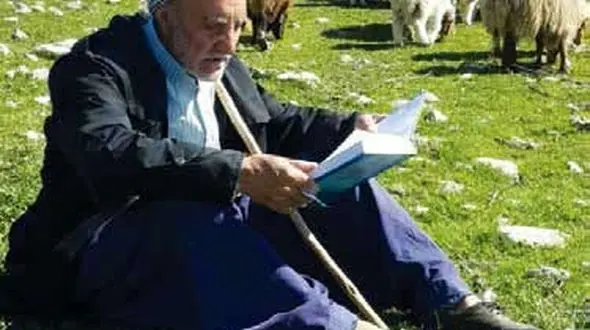 قصه باور نکردنی مرد روستایی با 2 هزار جلد کتاب