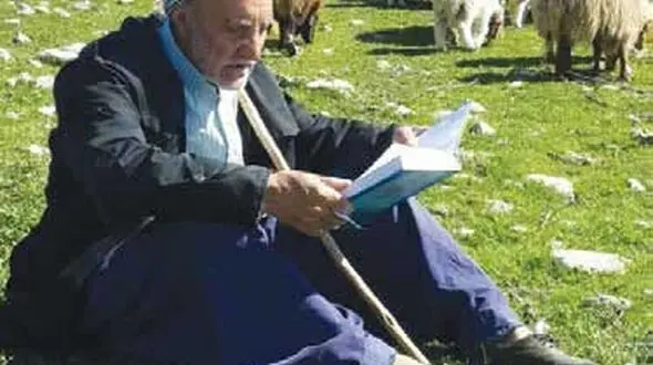 قصه باور نکردنی مرد روستایی با 2 هزار جلد کتاب