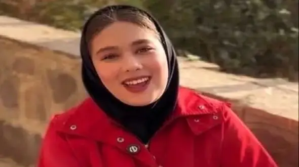 فیلم آواز احساسی / شعرخوانی دهه هشتادیه در مورد خواستگار که دختر ادایی رو به توبره بست 