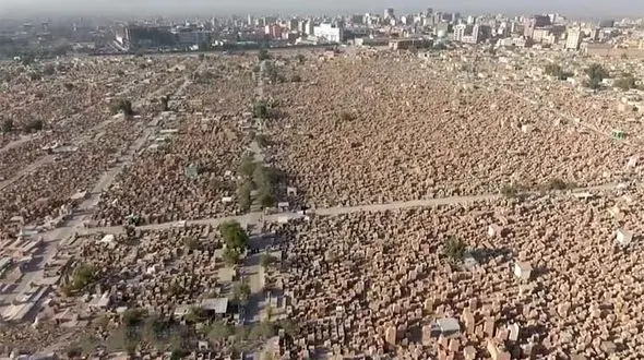 تصاویر هوایی از بزرگترین گورستان جهان در عراق+فیلم و عکس