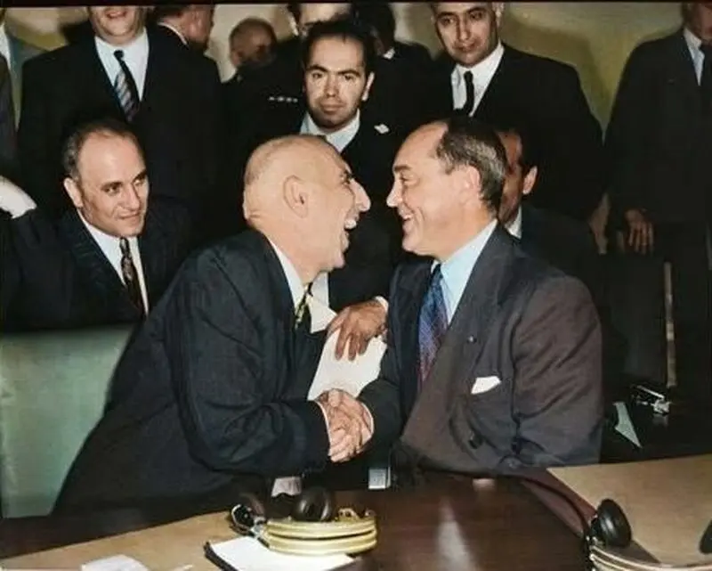 محمد مصدق بعد از پیروزی در دادگاه ملی شدن نفت