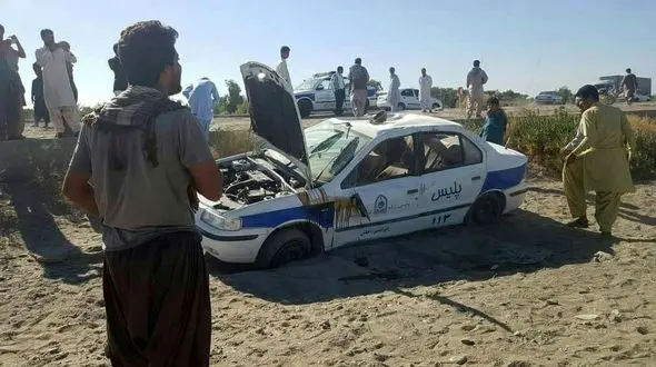 عکس حمله خونین مردان مسلح  به ماشین پلیس / درایرانشهر رخ داد + جزییات