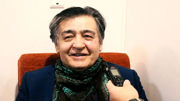 2 خاطره عجیب و منتشر نشده  از بازیگیر مرد مشهور که در مدرسه دخترانه شمیران درس خوانده است! + فیلم و عکس