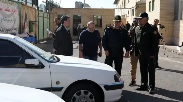 خودروی سواری با ۹۹ کیلوگرم شیشه در بهبان متوقف شد