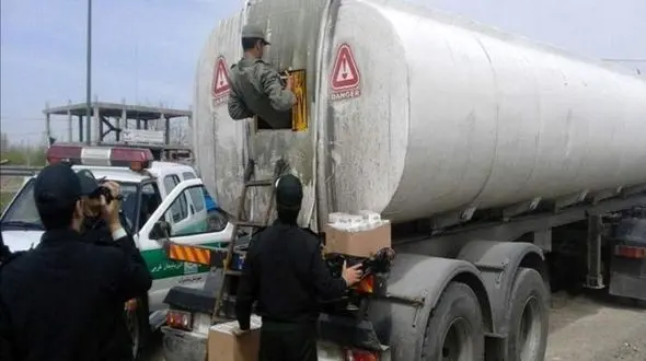 تریلر نفت کش حامل سوخت قاچاق بود/ ۳۰ هزار لیتر گازوییل در خوزستان توقیف شد