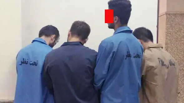 3 سرباز نگهبان خوابگاه محل خدمتشان را به قرار شوم بردند+ عکس