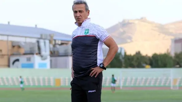 مهاجرت بازیکن سابق پرسپولیس به کانادا / عاشوری سرمربی تیم خیبر خرم‌آباد بود !