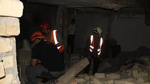 انفجار توام با آتش سوزی، یک منزل مسکونی را در اصفهان تخریب کرد