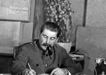 سفر در زمان؛ رهبری که قاتل میلیون‌ها نفر بود چه غذایی دوست داشت؟ خوراکی‌های مورد علاقه استالین رهبر شوروی