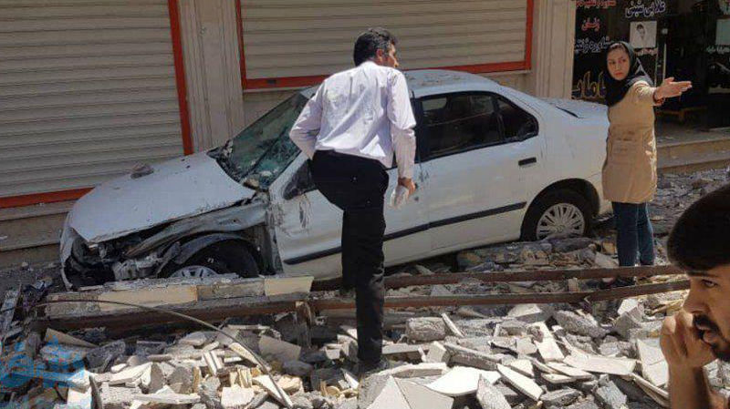 اولین تصویر از خسارت‌های وارده براثر زلزله دقایقی پیش در مسجد سلیمان