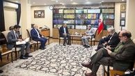 تسلیم پیام نخست‌وزیر و رئیس ستاد ارتش پاکستان به رهبر انقلاب