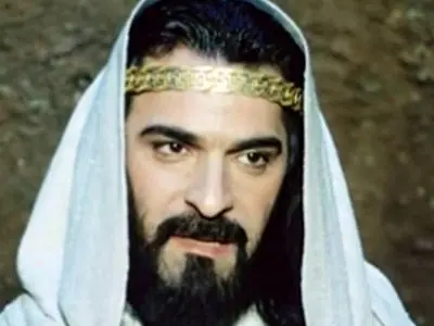 ازدواج جبرئیل سریال یوسف پیامبر با  خانم مجری جذاب صدا و سیما + عکس های زن و شوهری اردلان شجاع کاوه و الیزا اورامی