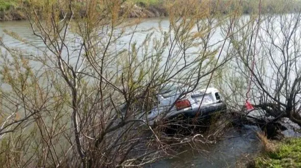 سقوط مرگبار پراید به رودخانه دز + عکس